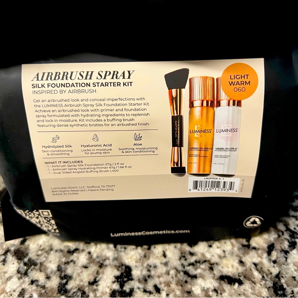 Luminess BRAND NEW, NEVER OPENED spray foundation starter kit in Light Warm.